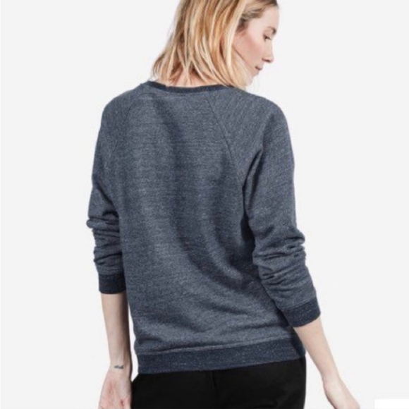 Everlane | Pullover Crewneck in Heathered Navy - Picture 3 of 9